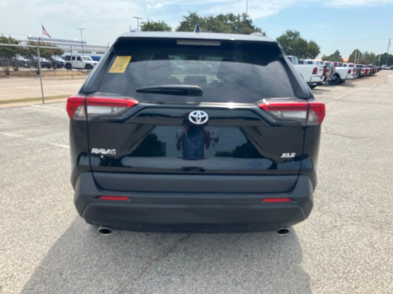 Used 2023 Toyota RAV4 XLE Premium FWD image 5