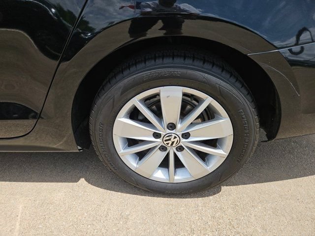Used 2015 Volkswagen Jetta SE FWD image 9