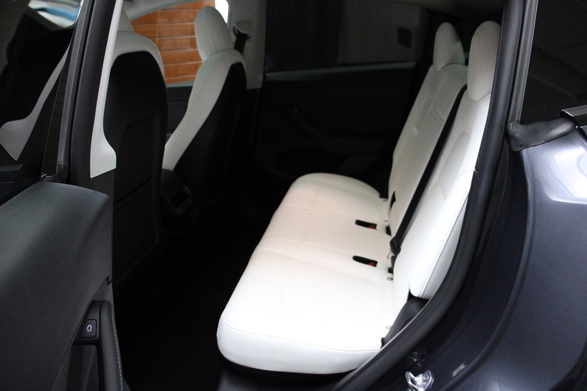 Used 2022 Tesla Model Y Long Range AWD/4WD image 22