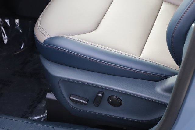 New 2025 Ford Maverick Lariat w/ 4K Tow Package image 18