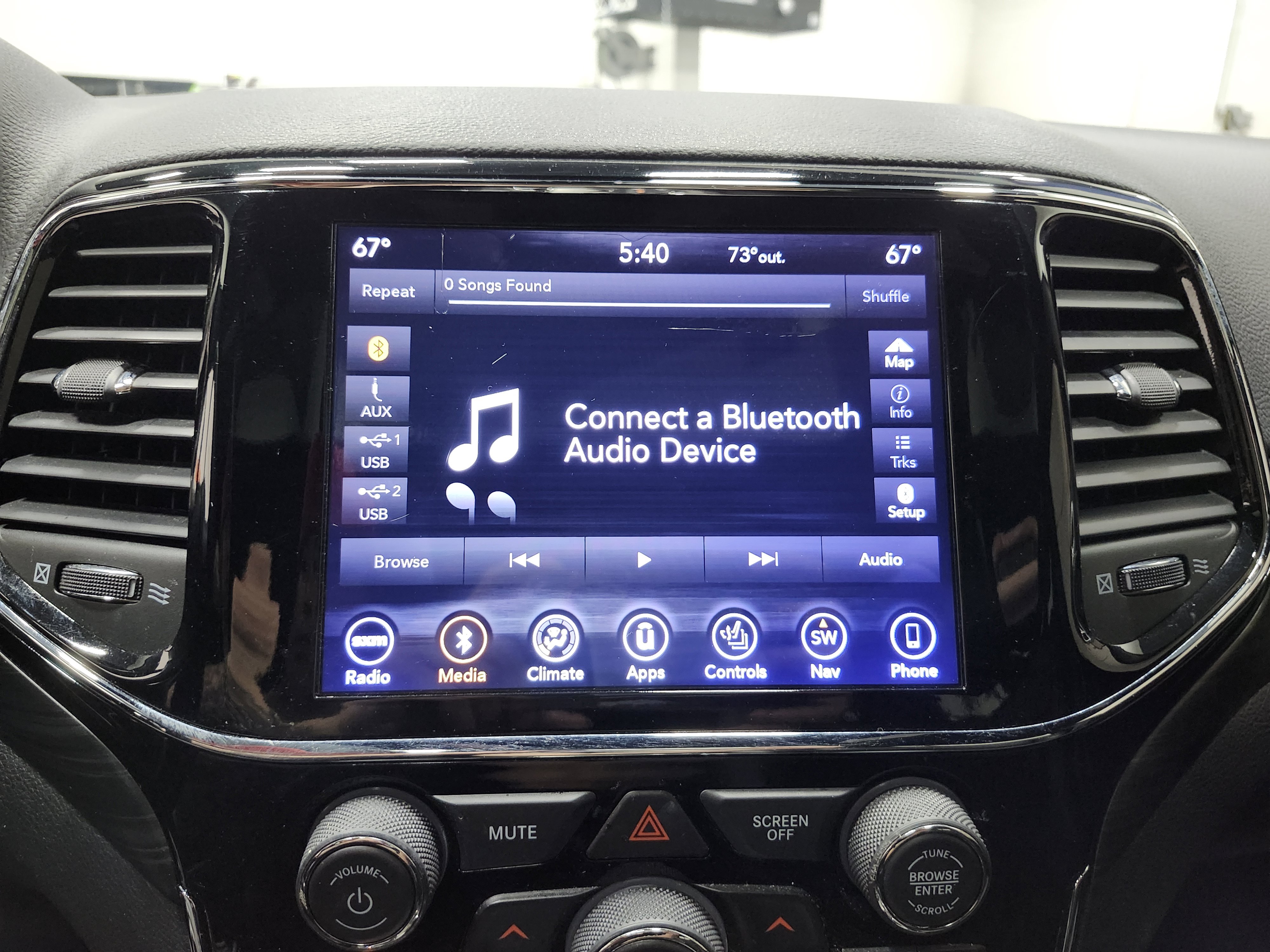 Used 2019 Jeep Grand Cherokee Altitude image 8