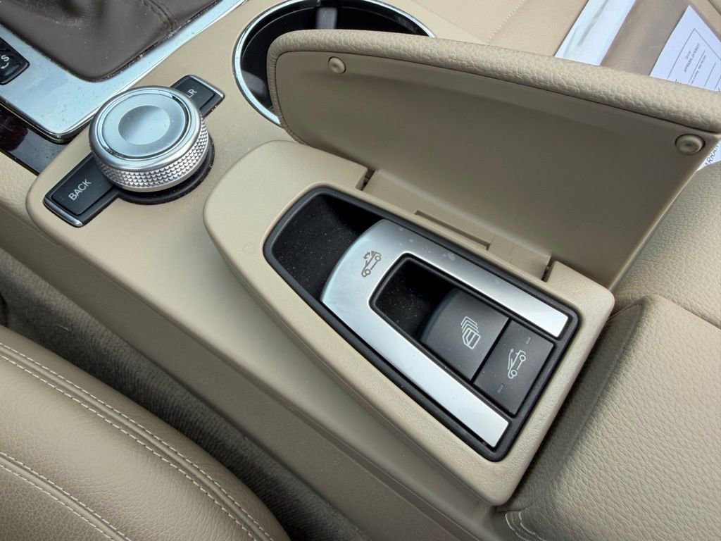 Used 2011 Mercedes-Benz E 350 Cabriolet image 22