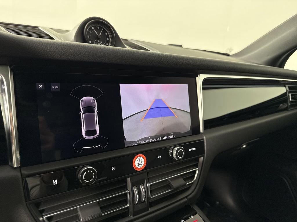 Certified 2025 Porsche Macan image 29