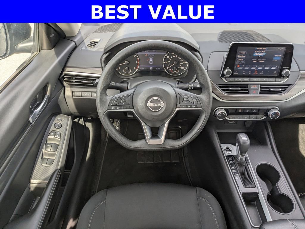 Used 2025 Nissan Altima 2.5 SV image 14