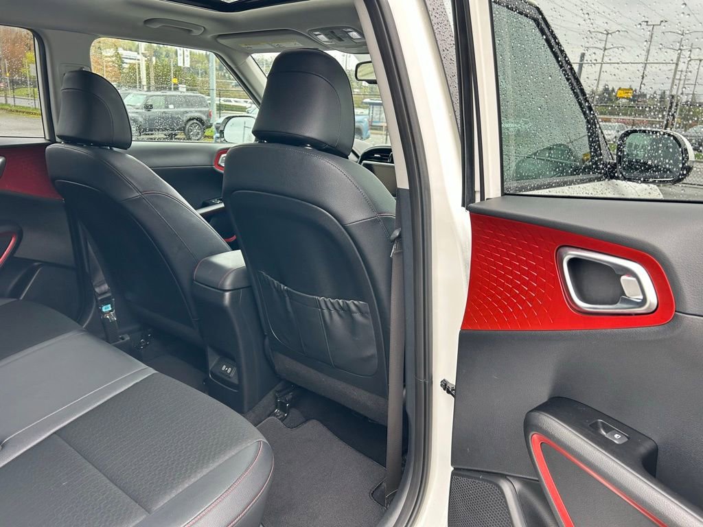 Used 2023 Kia Soul GT-Line image 13