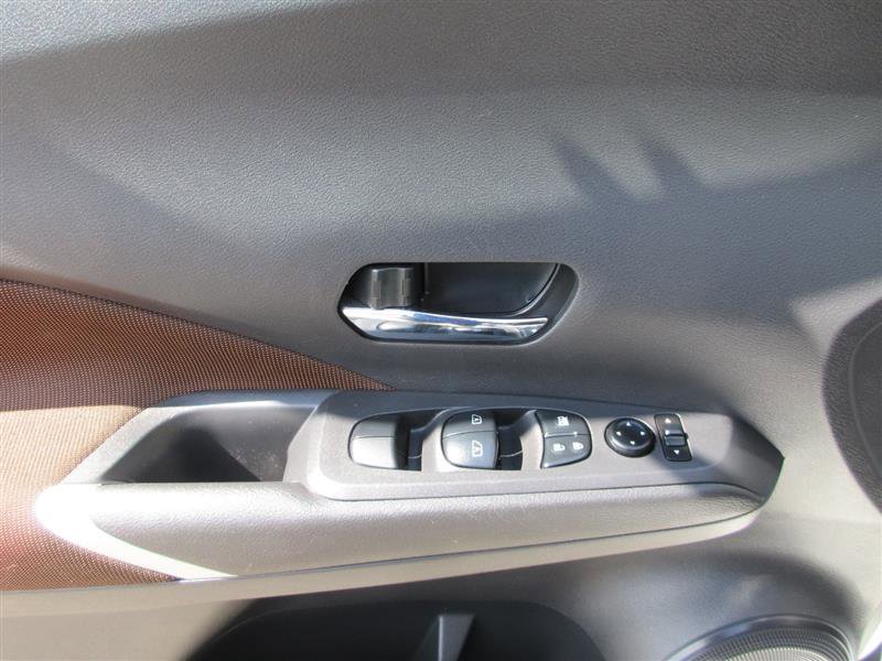 Used 2023 Nissan Kicks SR w/ Interior Electronics Package image 11