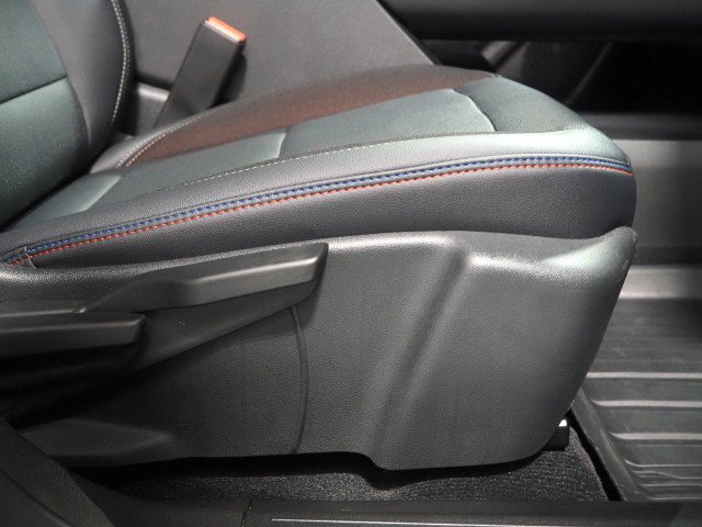 Used 2025 Chevrolet Equinox EV RS FWD image 63