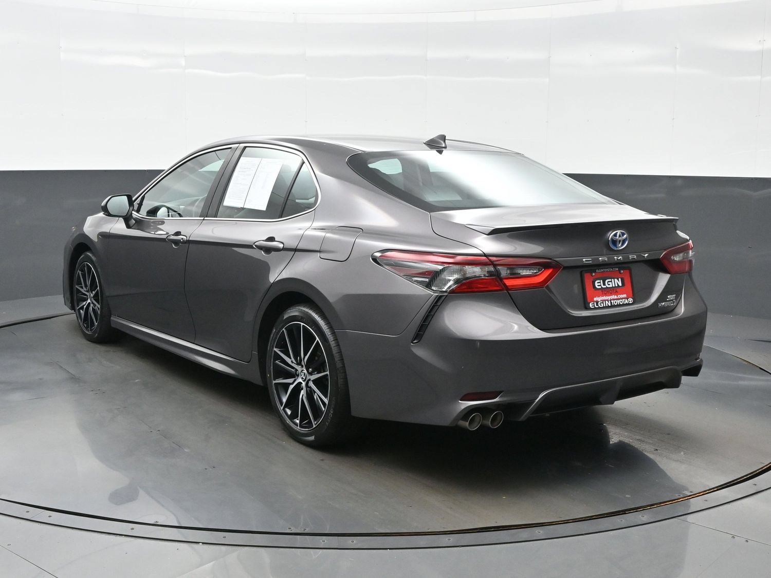 Used 2023 Toyota Camry SE FWD image 4