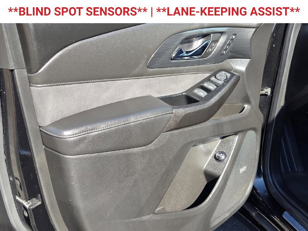 Used 2023 Chevrolet Traverse High Country FWD image 11