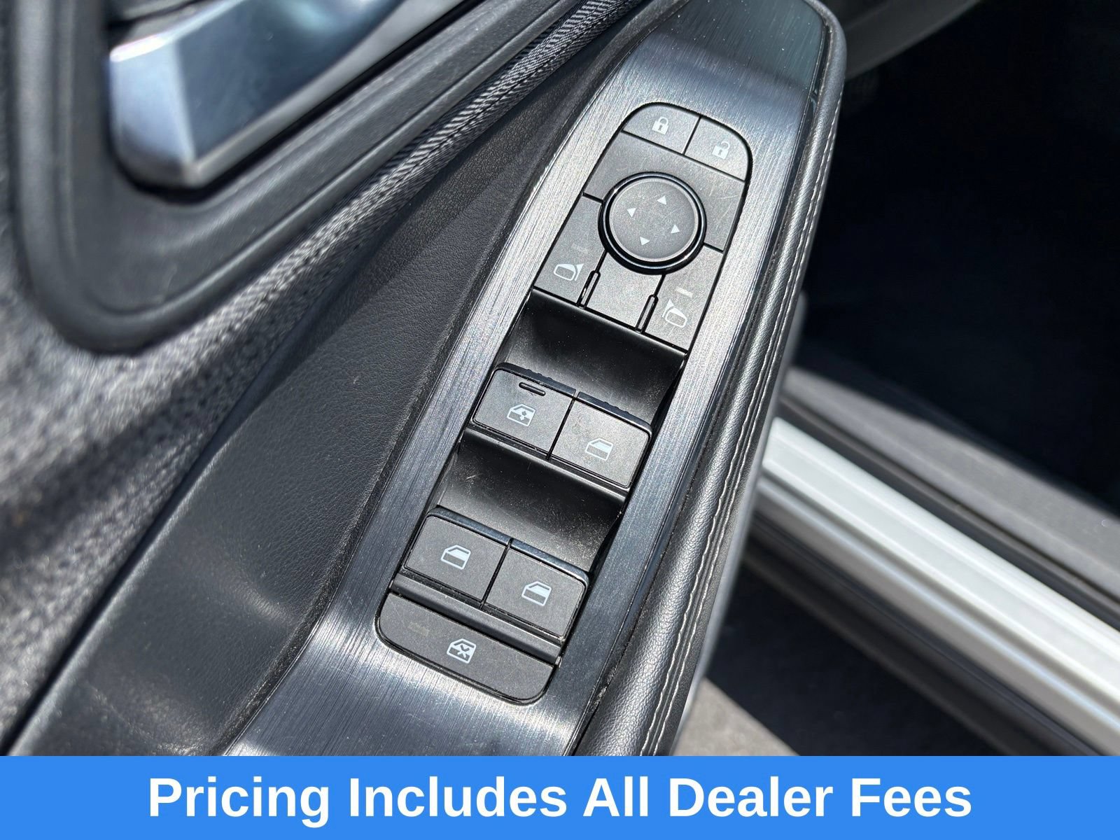 Used 2021 Nissan Rogue SV AWD/4WD image 25
