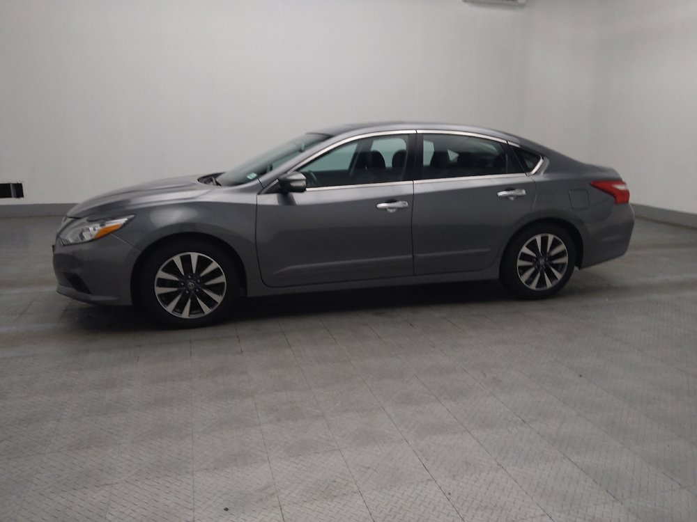 Used 2016 Nissan Altima 2.5 SL w/ Moonroof Package FWD image 2