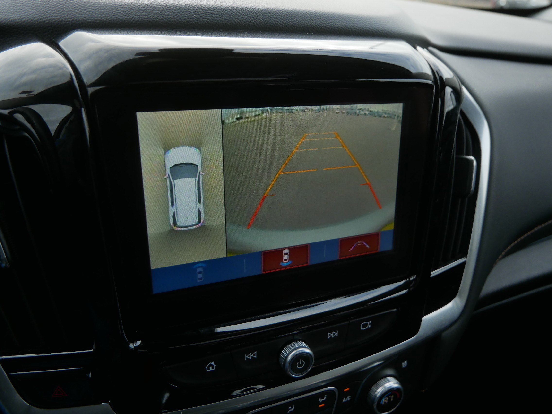 Used 2019 Chevrolet Traverse Premier AWD/4WD image 38