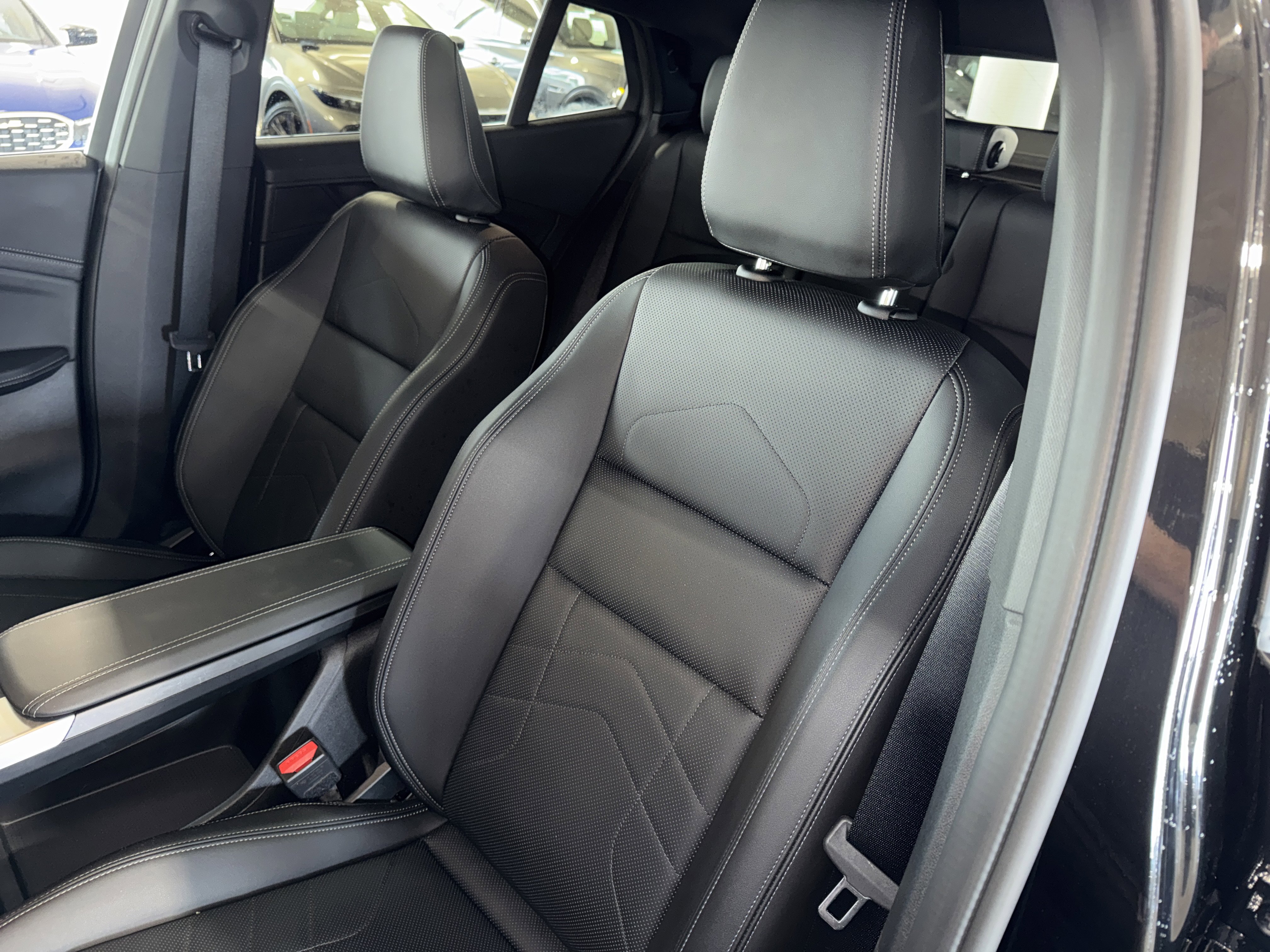 Certified 2025 BMW X2 xDrive28i image 33