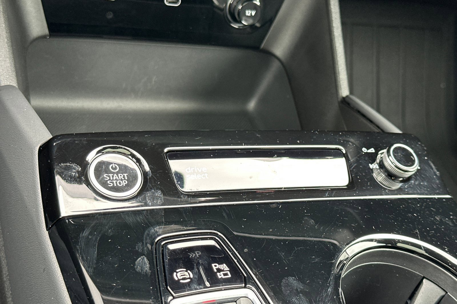 Used 2025 Audi A6 e-tron Premium Plus w/ Premium Plus image 24