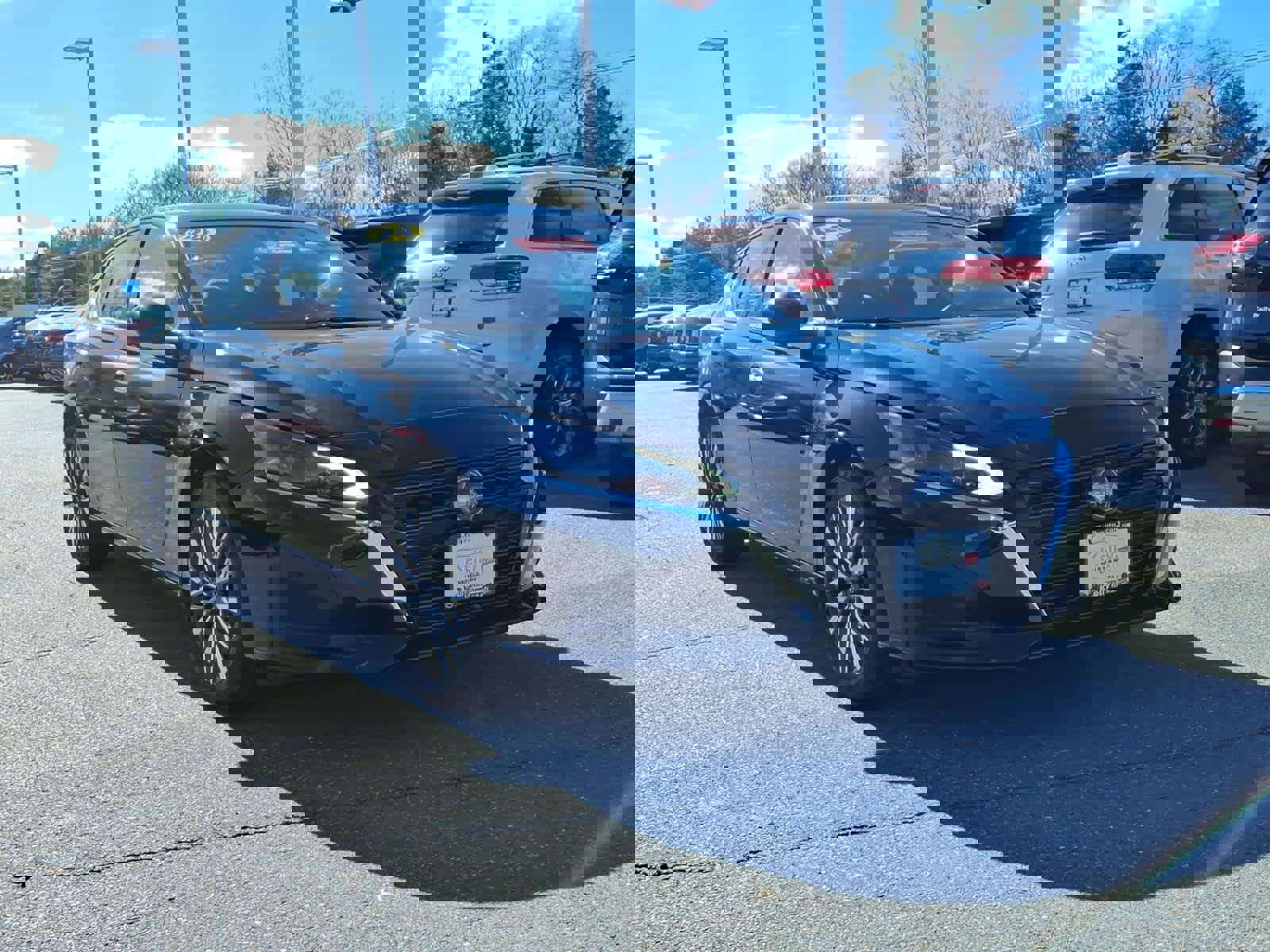 Used 2024 Nissan Altima 2.5 SV w/ SV Premium Package image 3