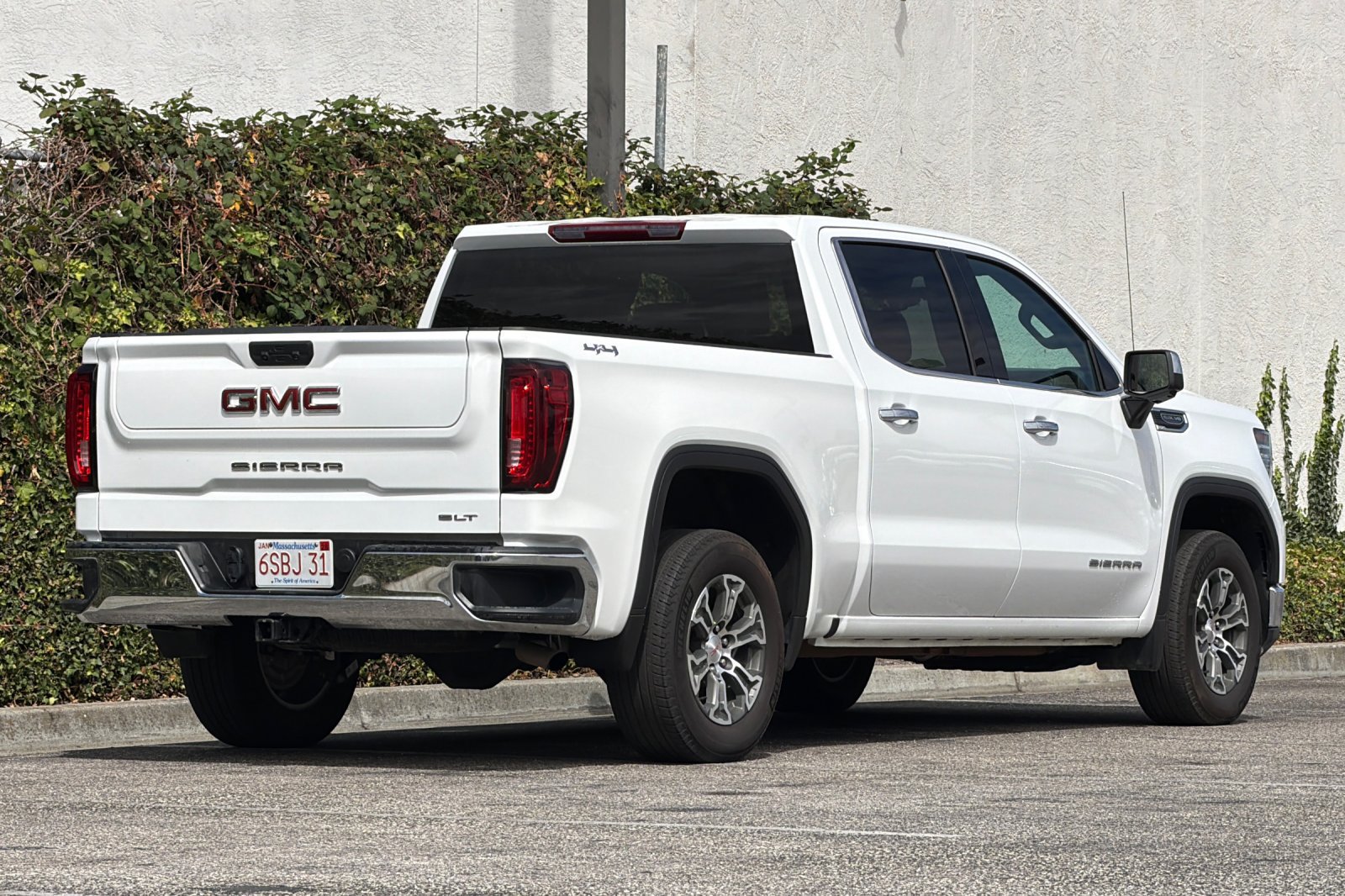 Used 2025 GMC Sierra 1500 SLT AWD/4WD image 4