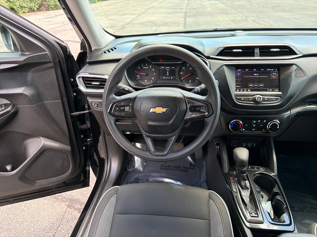 Used 2021 Chevrolet TrailBlazer LT AWD/4WD image 24