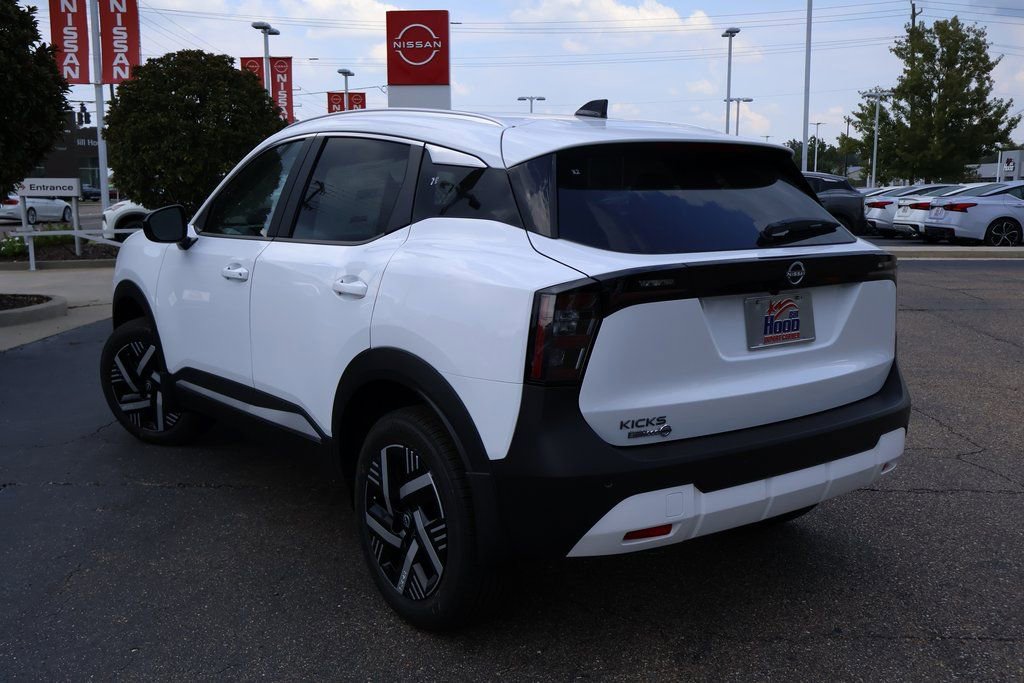 New 2026 Nissan Kicks SV image 2