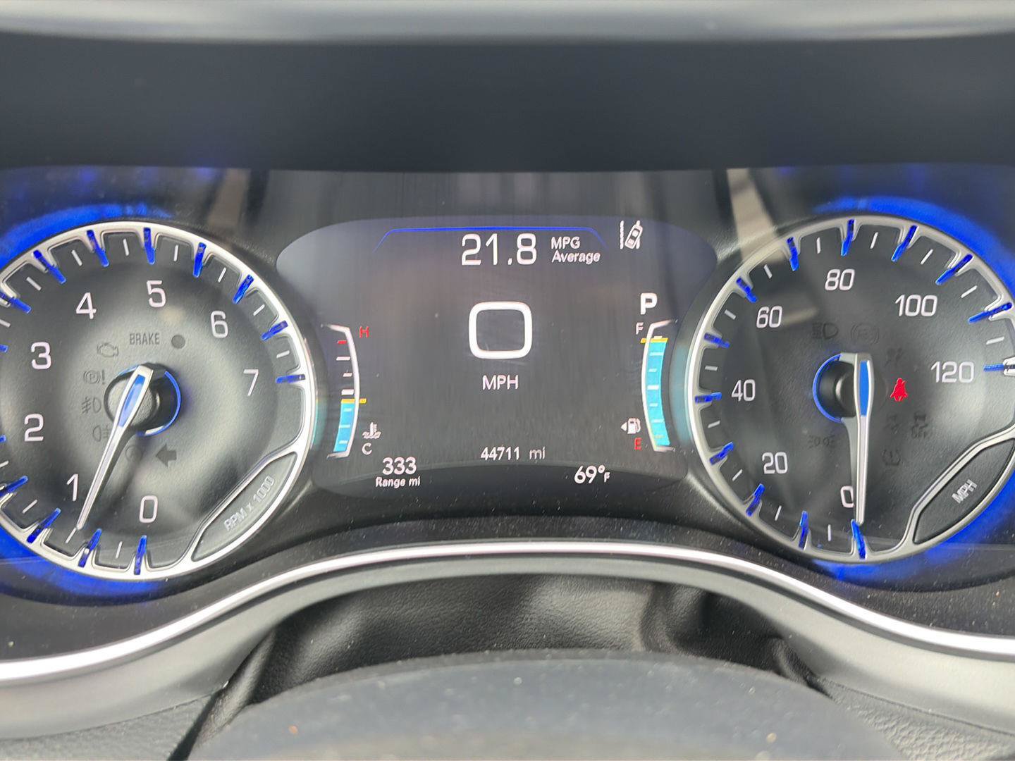 Used 2025 Chrysler Pacifica Limited FWD image 11