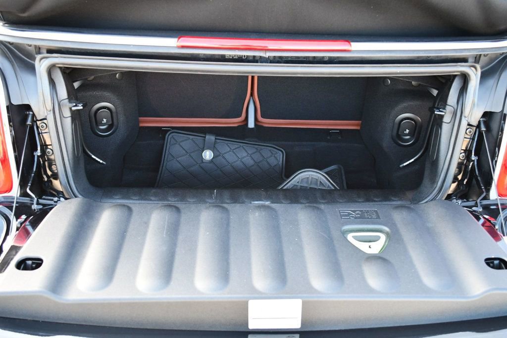 Used 2018 MINI Cooper S image 17