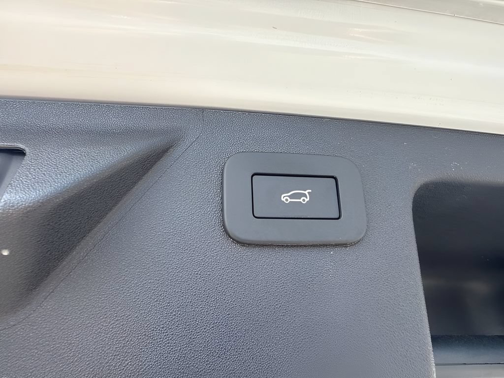 Used 2025 Land Rover Discovery Sport S AWD/4WD image 25