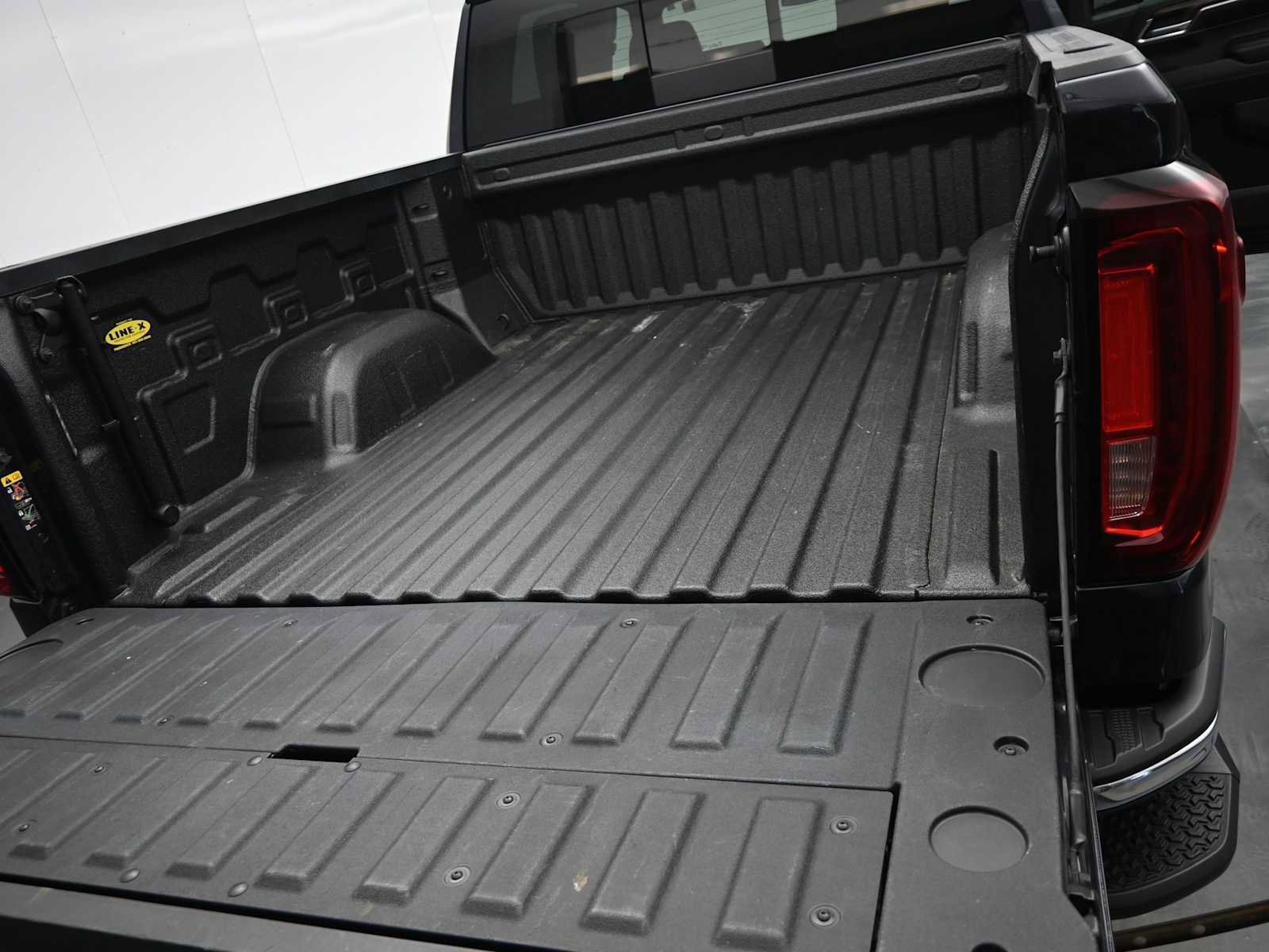 Used 2022 GMC Sierra 1500 SLT w/ SLT Convenience Package image 15