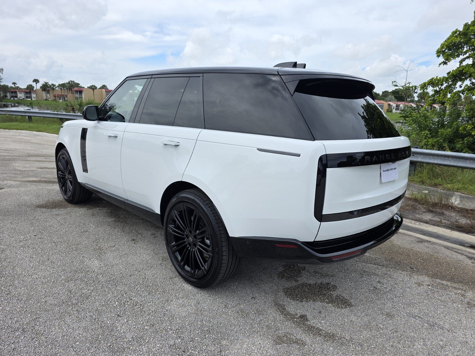 New 2027 Land Rover Range Rover SE AWD/4WD image 2