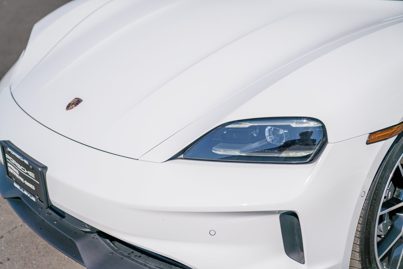 Certified 2026 Porsche Taycan AWD/4WD image 28