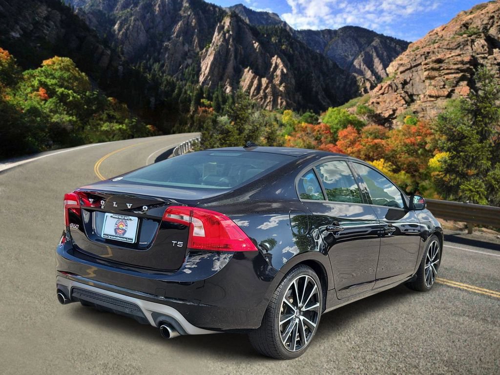 Used 2018 Volvo S60 T5 Dynamic w/ Vision Package FWD image 3