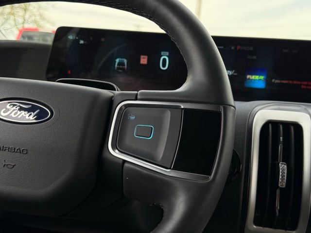 Used 2025 Ford Expedition Active AWD/4WD image 5