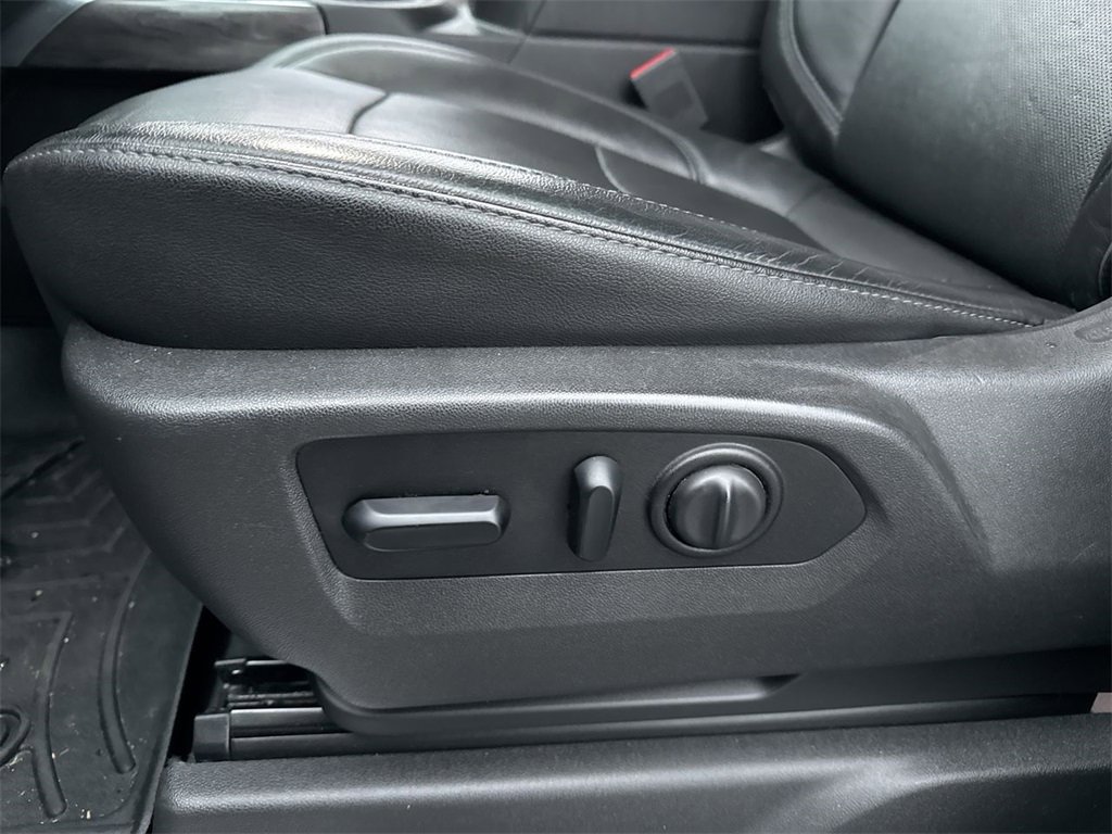 Used 2019 Chevrolet Silverado 1500 LTZ w/ LTZ Plus Package image 12