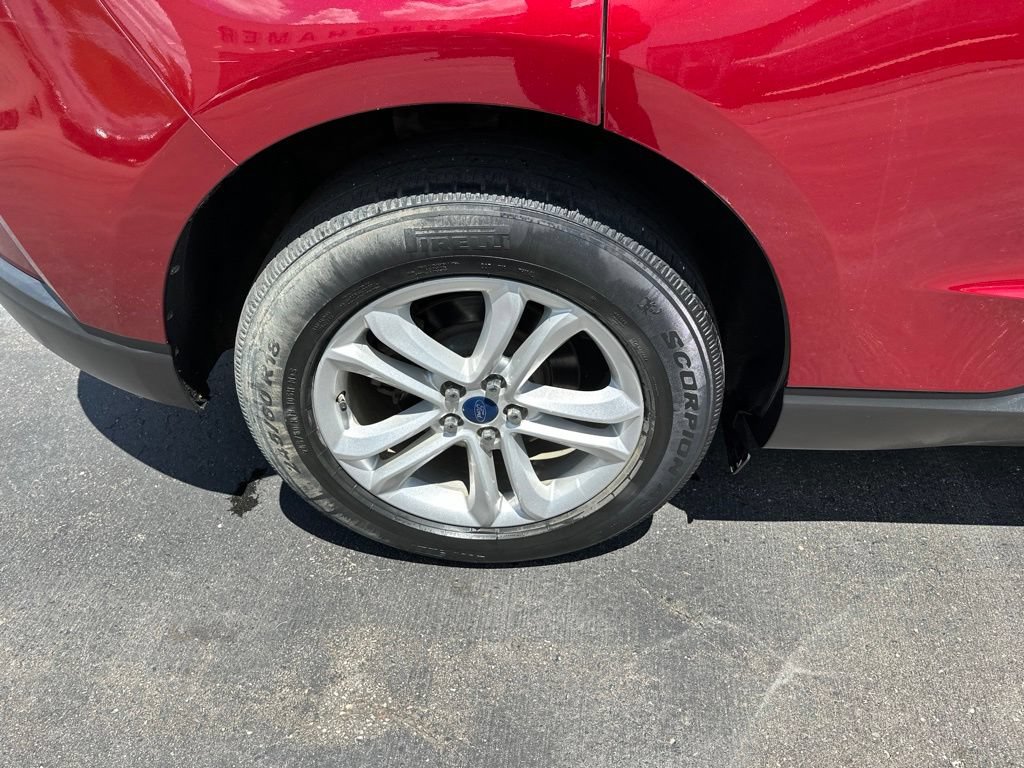 Used 2019 Ford Edge SEL w/ Equipment Group 201A AWD/4WD image 3