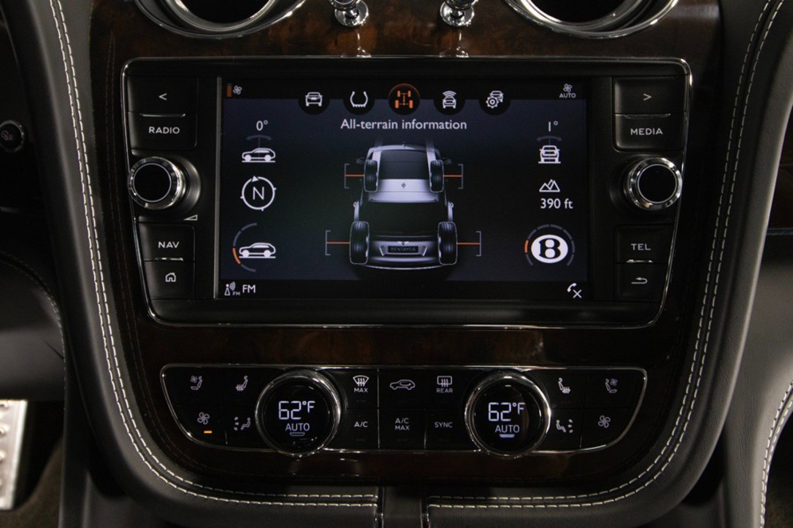 Used 2017 Bentley Bentayga image 32