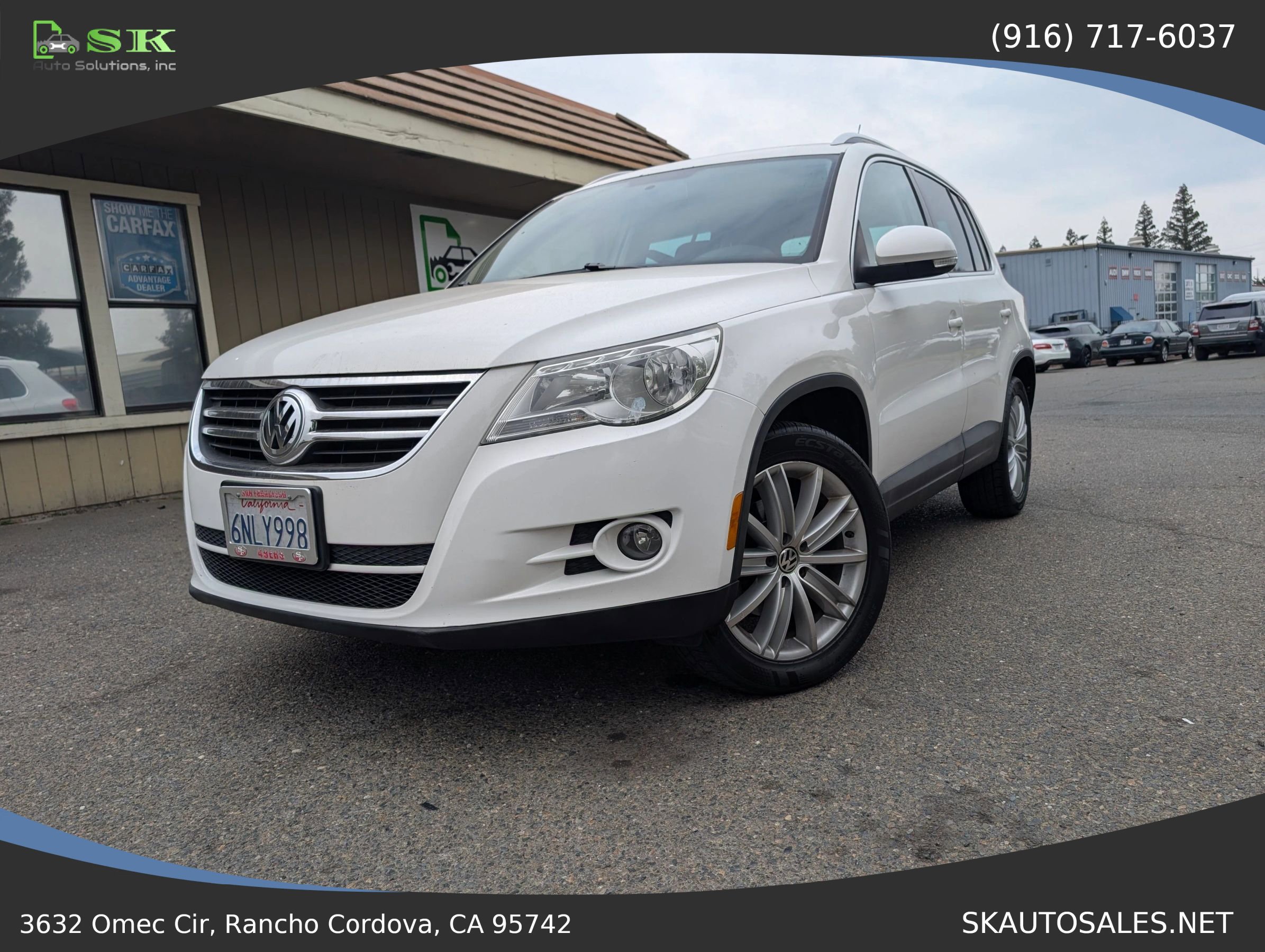 Used 2011 Volkswagen Tiguan S image 2