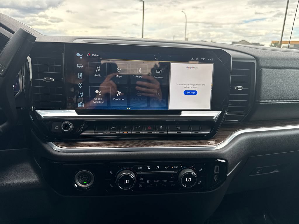 Used 2024 Chevrolet Silverado 1500 LT AWD/4WD image 17