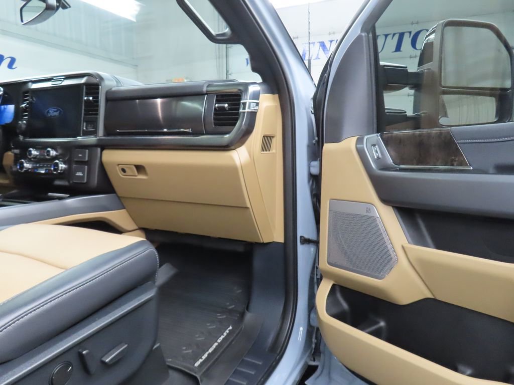 Used 2025 Ford F350 Lariat w/ Lariat Ultimate Package image 35