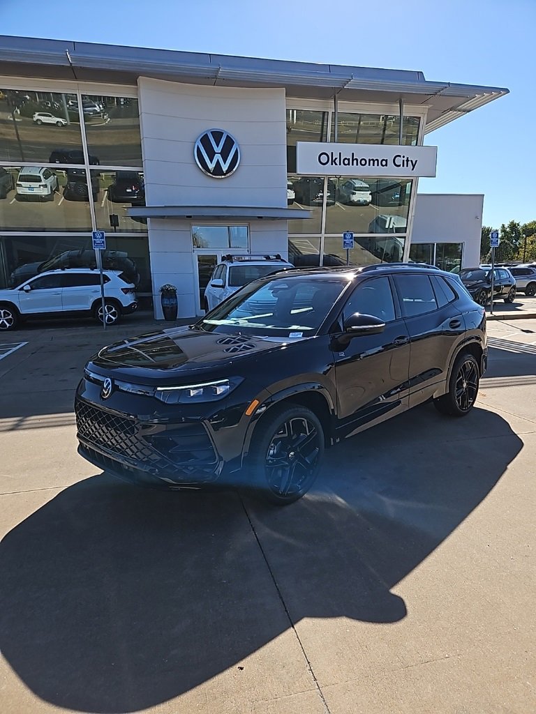 New 2026 Volkswagen Tiguan SE R-Line video 1