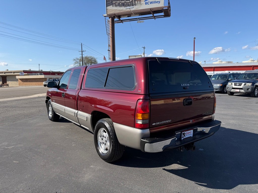Used 2000 Chevrolet Silverado 1500 LS w/ Firm Ride Suspension Pkg RWD image 4