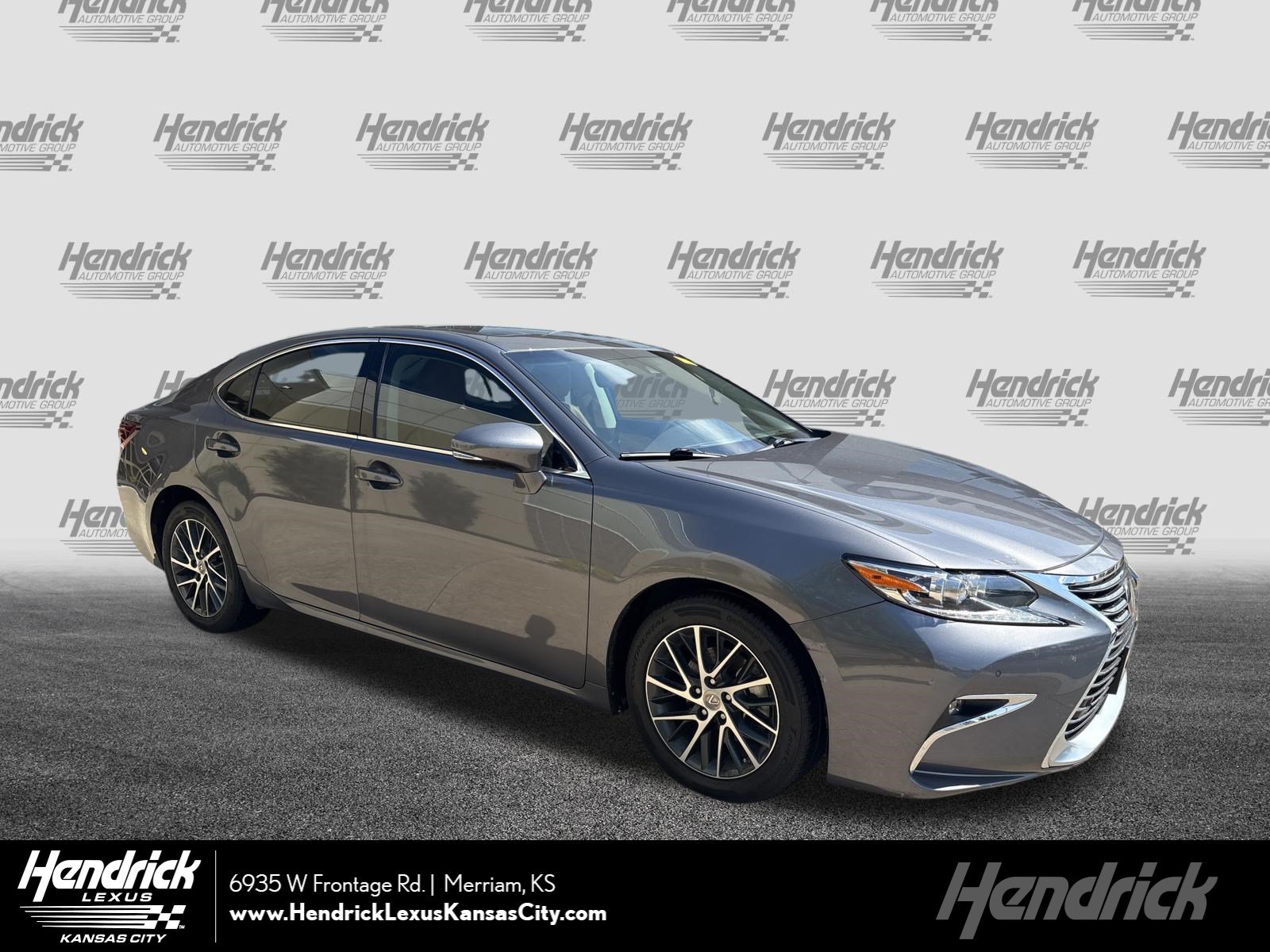 Used 2016 Lexus ES 350 w/ Luxury Package w/Wood Trim FWD image 1