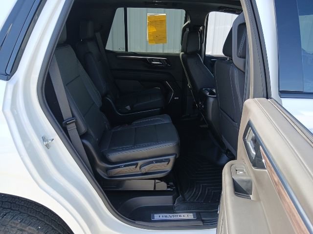 Used 2025 Chevrolet Tahoe Z71 w/ Comfort Package AWD/4WD image 32