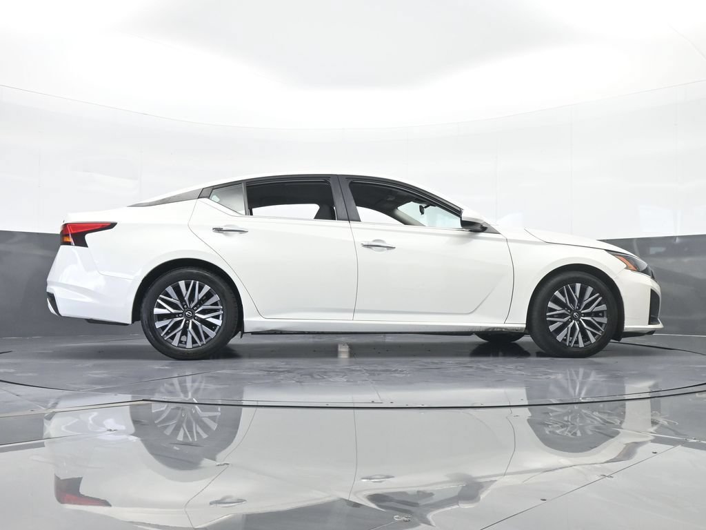 Used 2023 Nissan Altima 2.5 SV FWD image 63