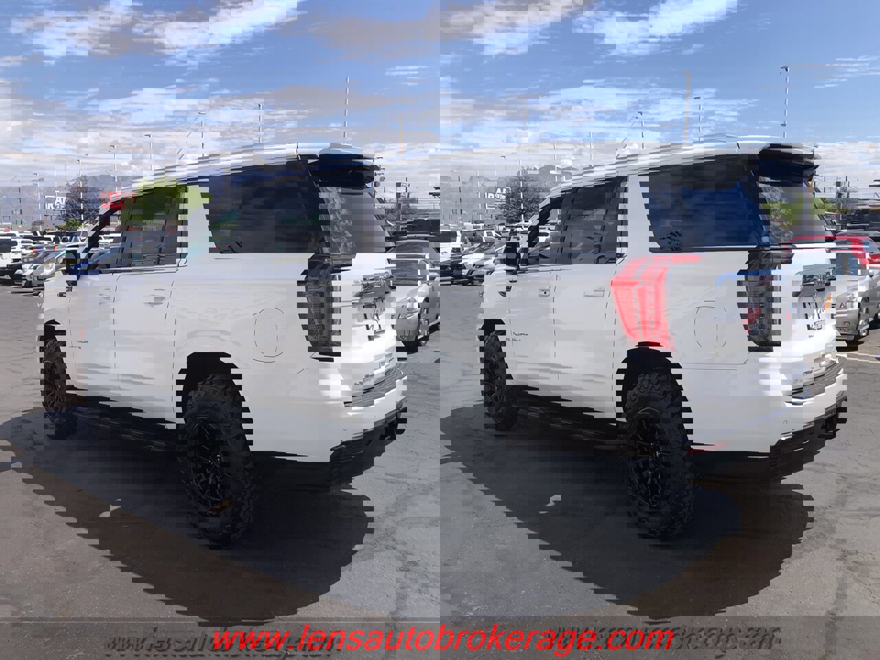 Used 2022 GMC Yukon XL SLE w/ Gmc Pro Safety Plus Package image 6