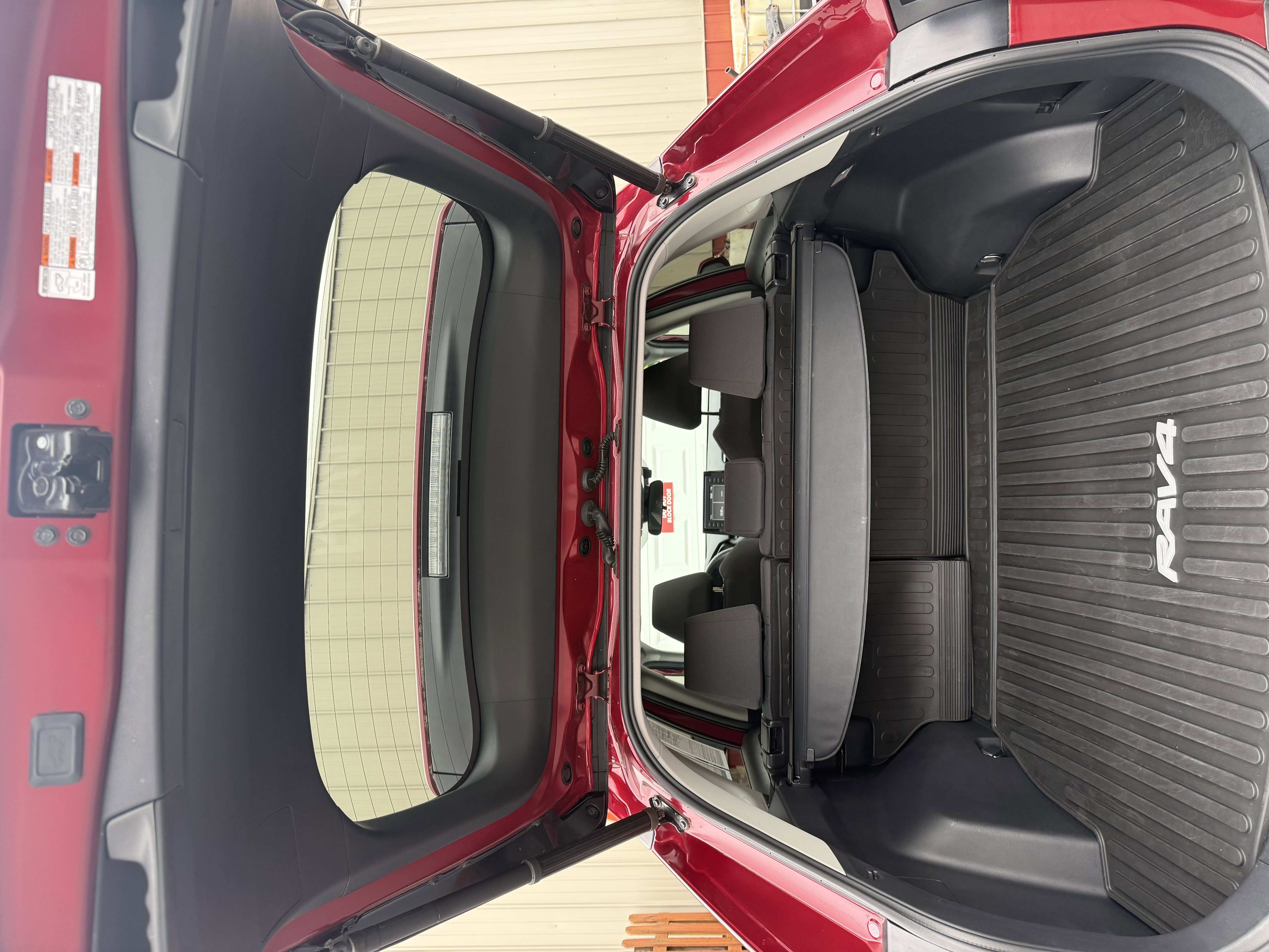 Used 2020 Toyota RAV4 XLE image 7