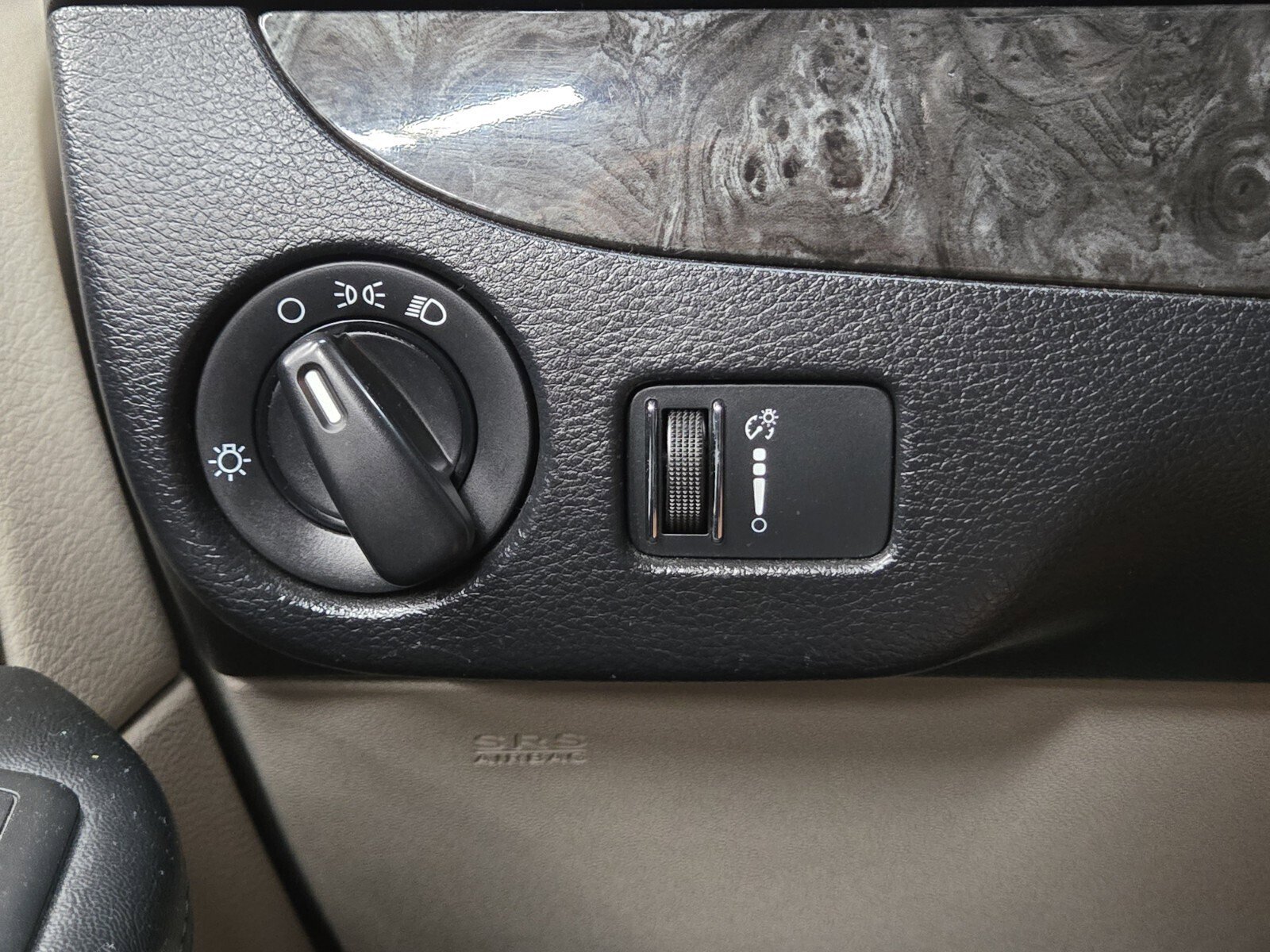 Used 2014 Dodge Grand Caravan American Value Package FWD image 19