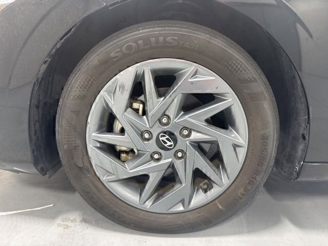 Certified 2024 Hyundai Elantra SEL image 11