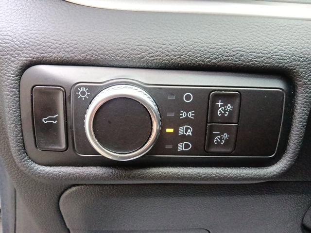 Certified 2022 Ford Explorer XLT w/ Class IV Trailer Tow Package image 17