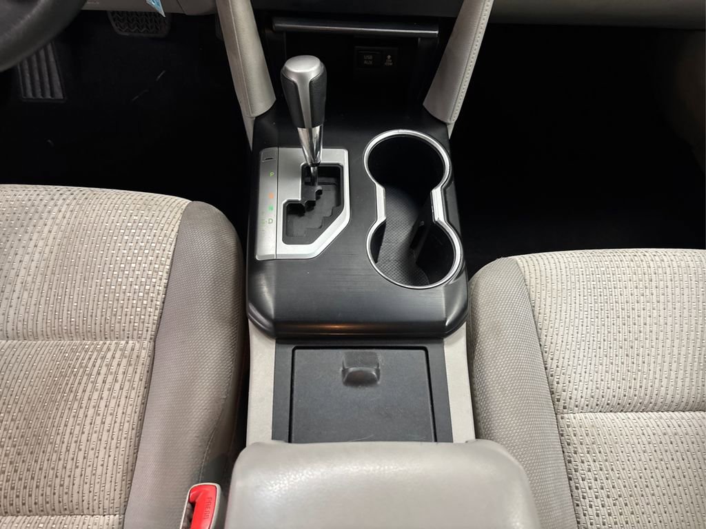 Used 2014 Toyota Camry LE image 19