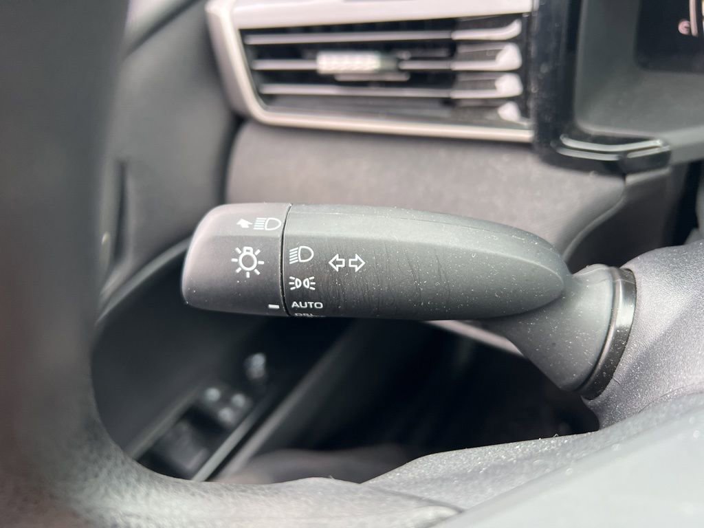 Used 2025 Toyota Camry LE image 13