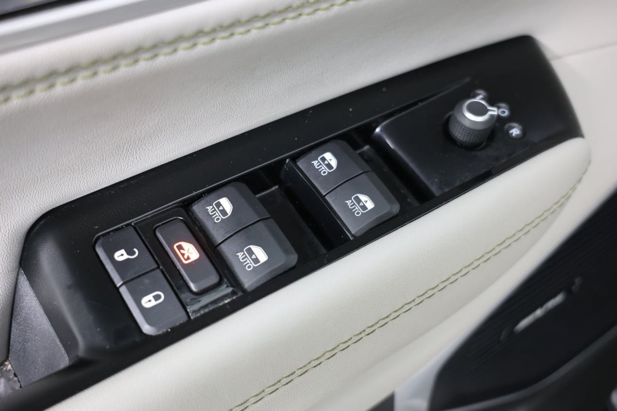 Used 2022 Jeep Wagoneer Series III AWD/4WD image 24