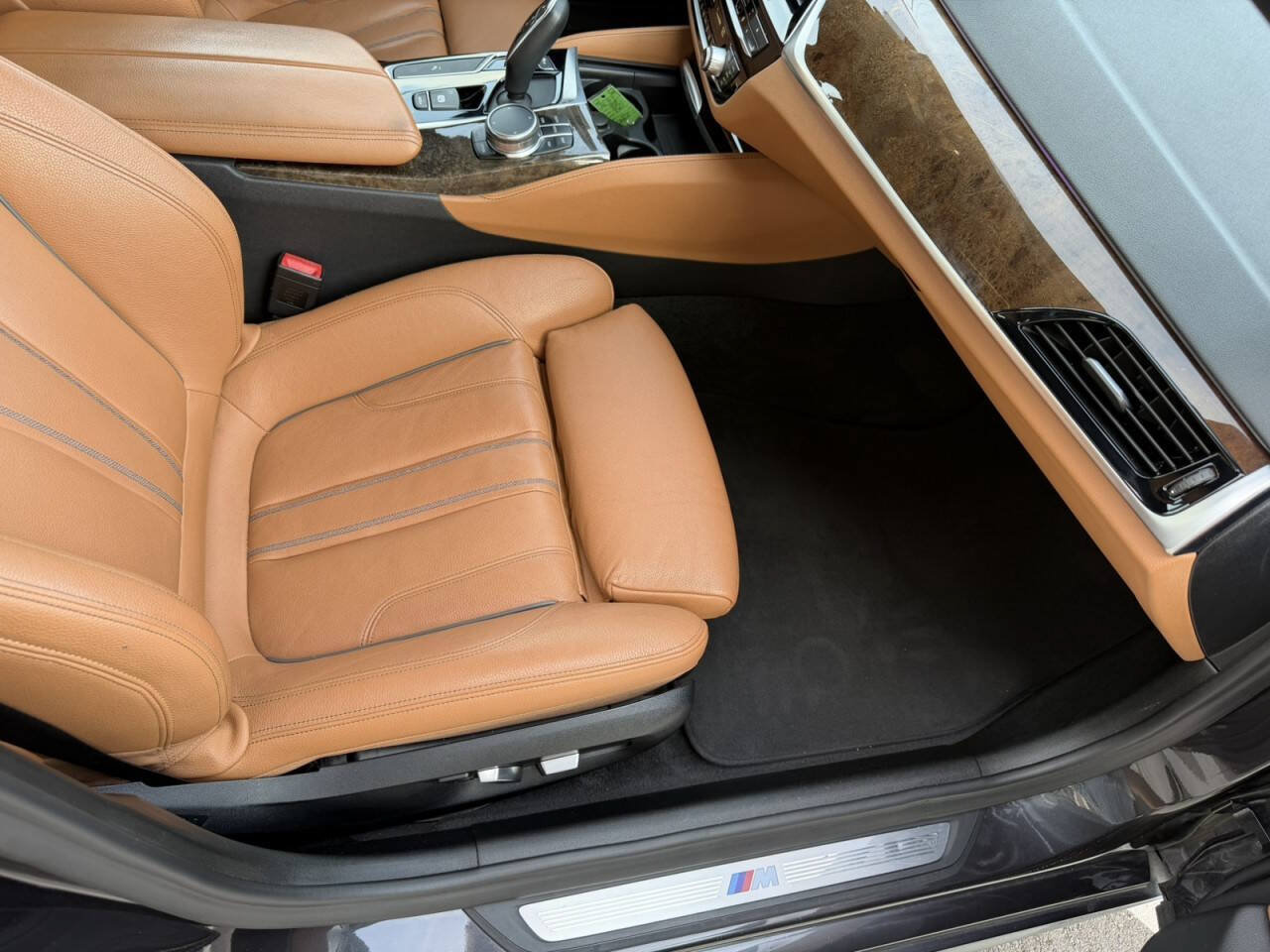 Used 2018 BMW 540i w/ M Sport Package RWD image 19